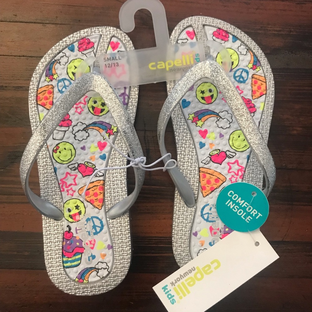 🌼3/$15🌼 NWT Capelli Kids Flip Flops Size 12/13